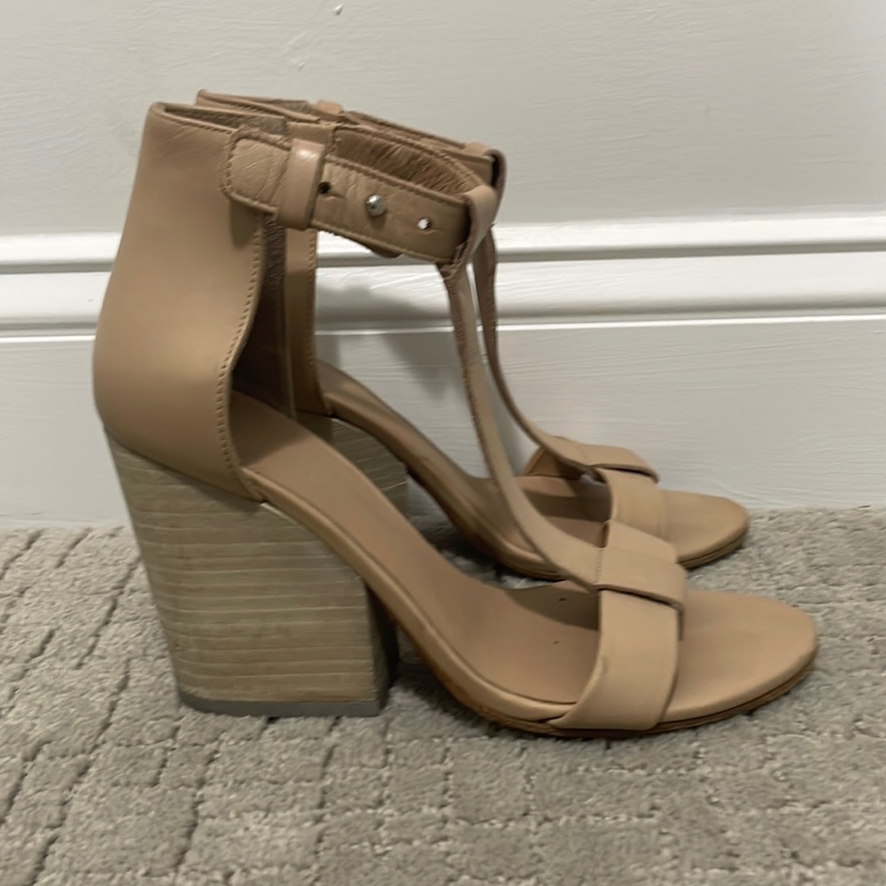 Vince Nolan nude leather wedge sandal 7 or 37.5